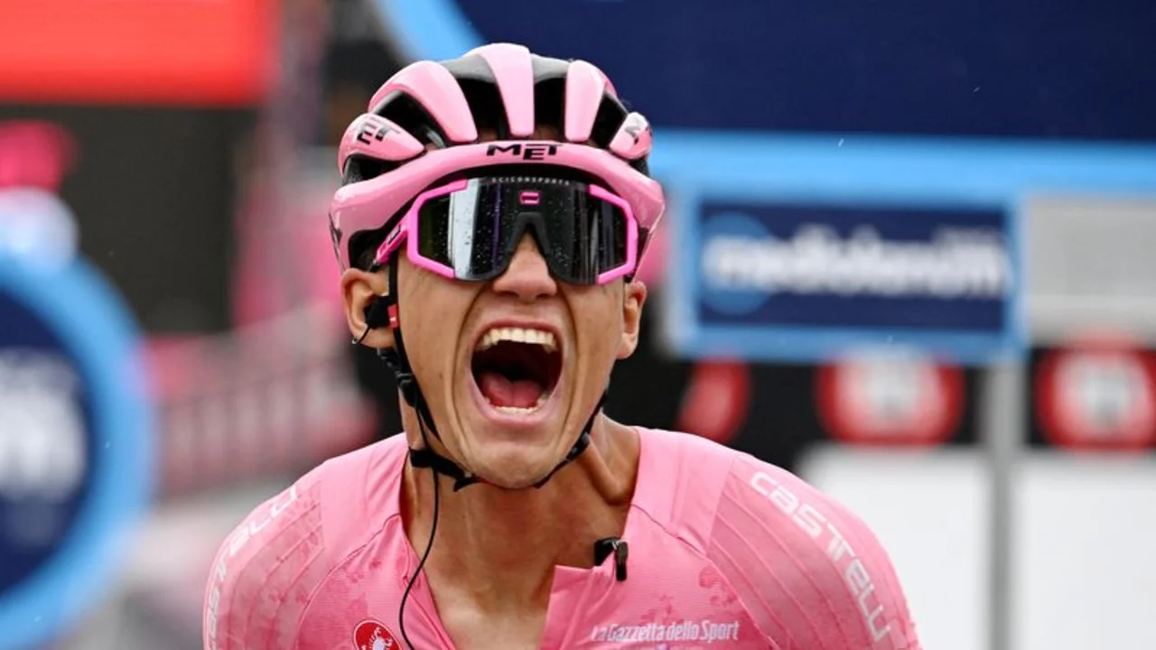 Mexicano Del Toro gana la 17ª etapa y amplía su ventaja al frente del Giro