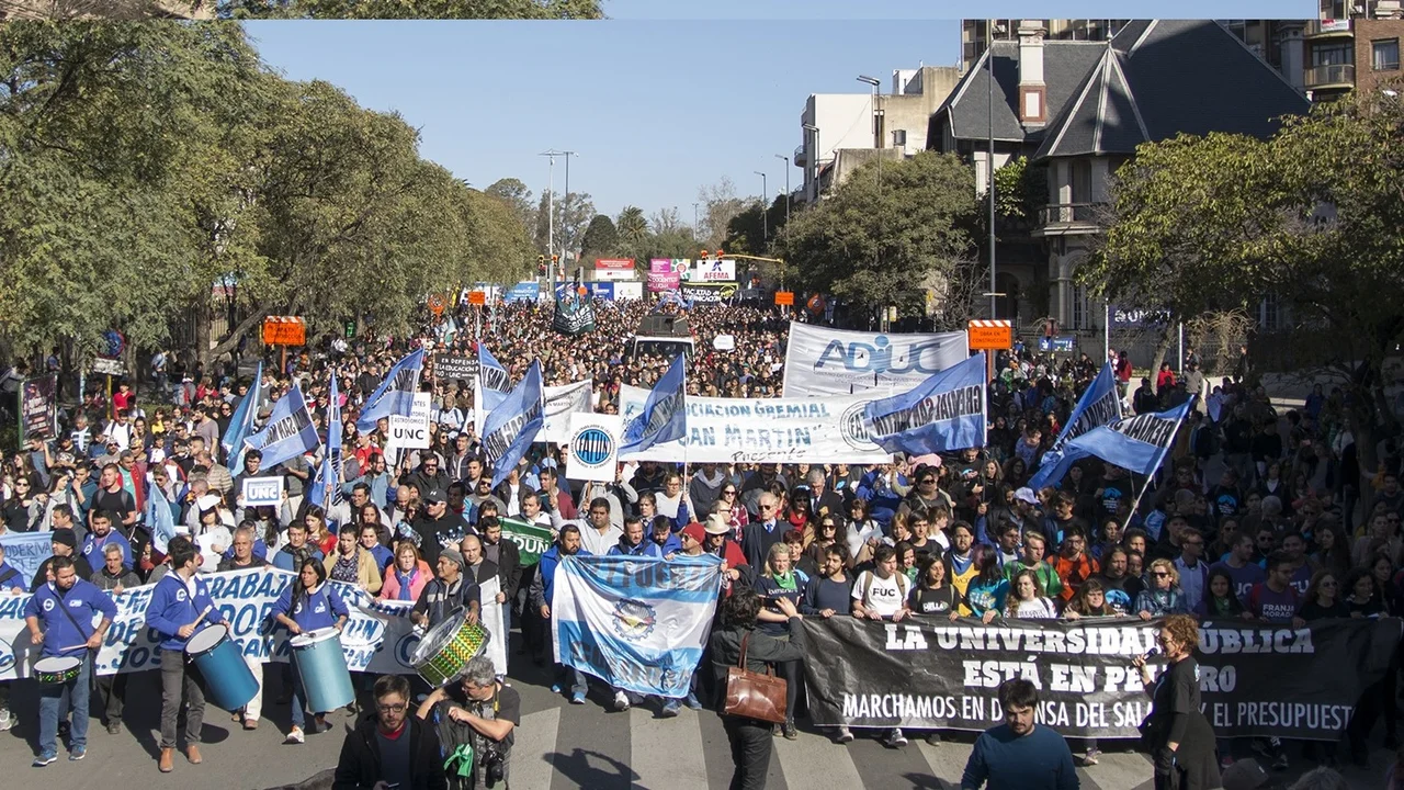 Ajuste a la educación: la UNC adhiere al proyecto de ley de financiamiento universitario e insta a legisladores a respaldarlo