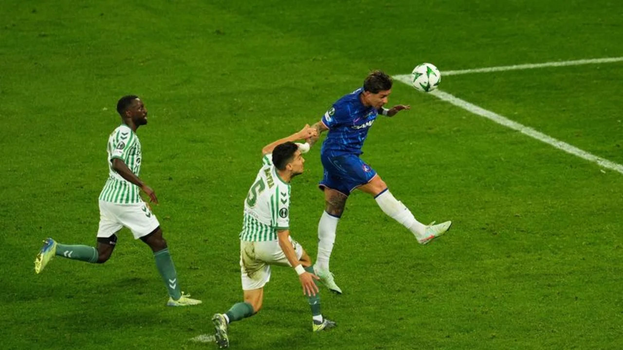 Palmer guía al Chelsea al título de la Conference League en 4-1 sobre el Betis
