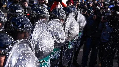 Las fuerzas reprimieron con gases y bastonazos en la marcha de jubilados Las fuerzas reprimieron con gases y bastonazos en la marcha de jubilados
