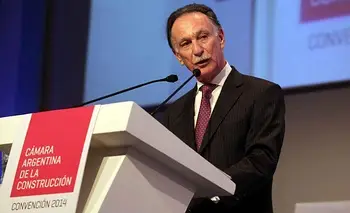 Weiss cuestionó a Milei por no usar el impuesto a los combustibles en obra pública | Javier milei presidente