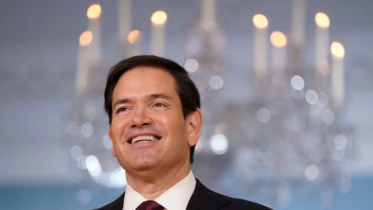 Marco Rubio dice que EEUU empezará a revocar visados a estudiantes chinos