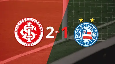 Internacional remonta el partido con Bahia y sella el triunfo 2 a 1 Internacional remonta el partido con Bahia y sella el triunfo 2 a 1