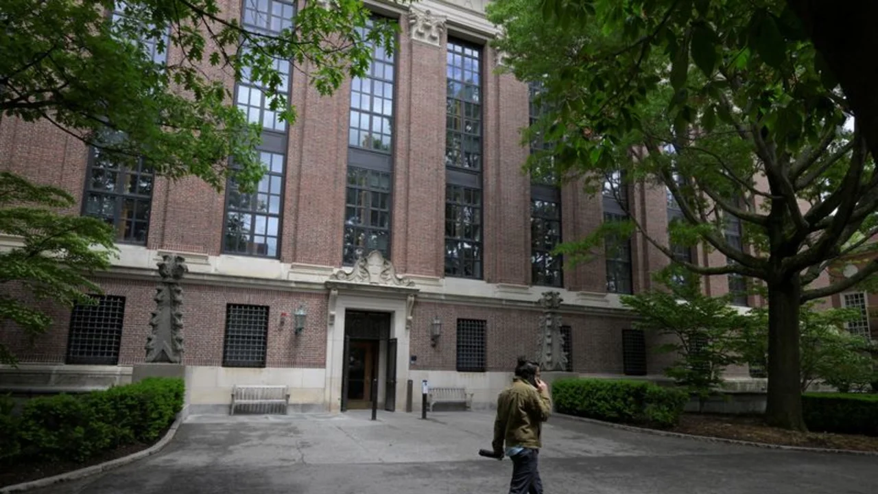 EEUU dice que empezará a revocar visas a estudiantes chinos