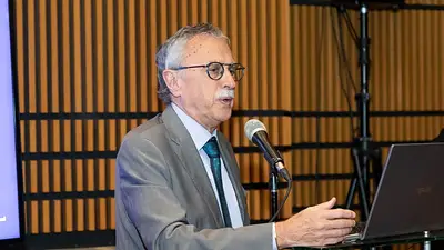 La Justicia imputó al ministro de Salud Lugones por "abuso de autoridad" en el Garrahan La Justicia imputó al ministro de Salud Lugones por "abuso de autoridad" en el Garrahan