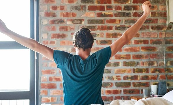 ¡Cuidado con tus Hábitos Matutinos! 3 Acciones Silenciosas que Están Dañando Tu Salud (Según Expertos)