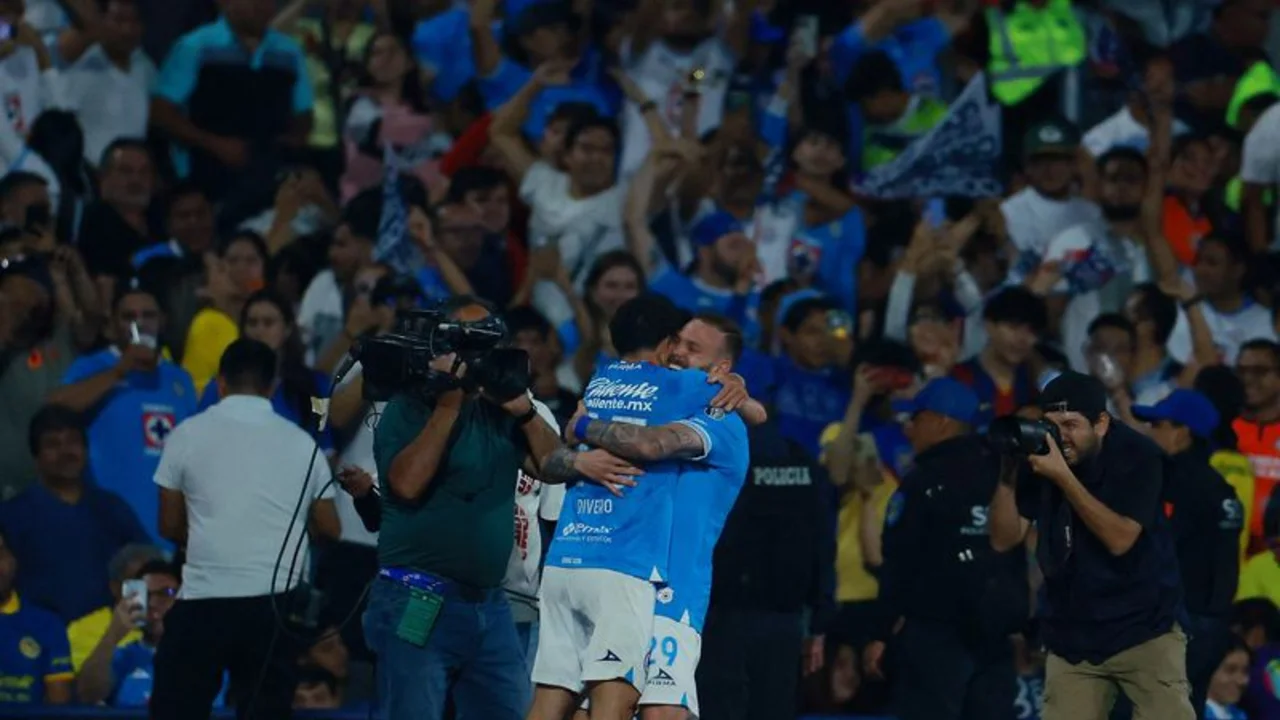 Cruz Azul y Vancouver se citan en la final de la Concachampions con la historia en juego