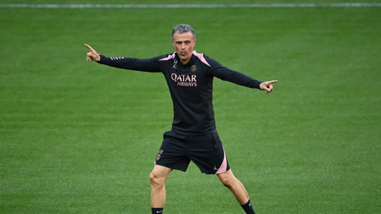 La experiencia y los problemas han preparado al PSG para la gloria en la Liga de Campeones, dice DT
