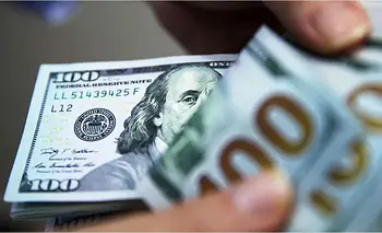 Con el dólar más caliente, empieza la renovación de deuda de junio | Panorama económico