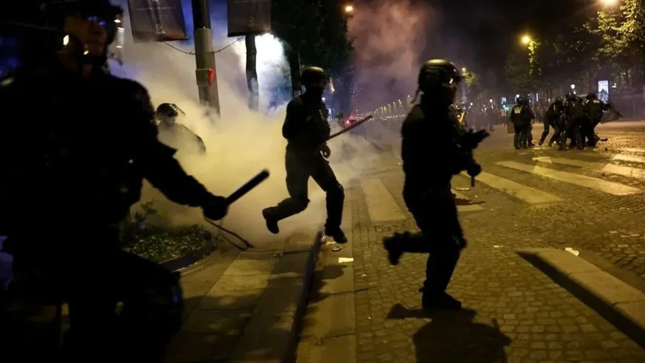 Dos muertos y más de 550 detenidos en el caos post festejos del PSG por la Champions