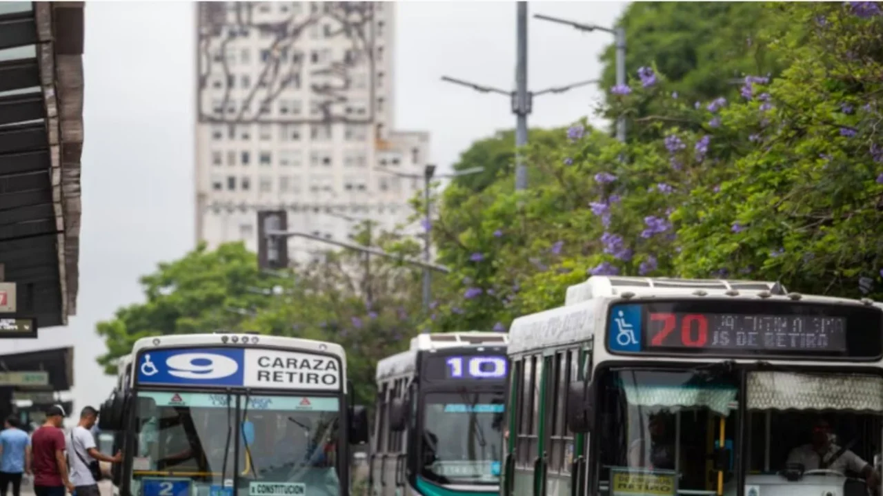 Paro de transporte: cuándo sería la medida de fuerza que anunciaron los gremios y qué pasará con los colectivos