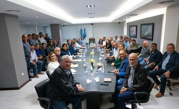 Con foco en la autonomía, Insfrán analizó el escenario nacional con intendentes | Política