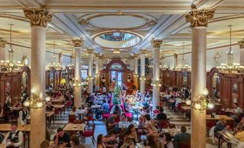 Madonna filmó Evita, está abierta desde 1912 y Gardel tomaba café ahí | Gastronomía