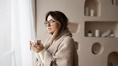 mujer en invierno. mujer en invierno.