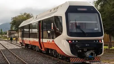 El primero del continente: el tren solar de Argentina con vistas 360° a paisajes increíbles mientras comés El primero del continente: el tren solar de Argentina con vistas 360° a paisajes increíbles mientras comés