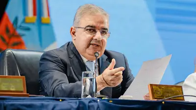 "Los salarios son los peores de la Argentina": cargan contra el discurso de Jalil en la apertura de sesiones "Los salarios son los peores de la Argentina": cargan contra el discurso de Jalil en la apertura de sesiones