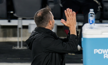Coudet explicó los gestos que le hizo a la hincha de River: “Es frustrante” | River plate