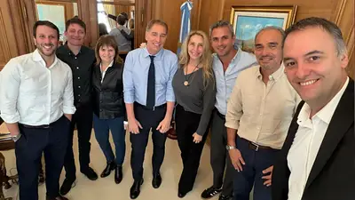 Milei convoca a todo el gabinete el viernes mientras crece el escándalo de Adorni Milei convoca a todo el gabinete el viernes mientras crece el escándalo de Adorni