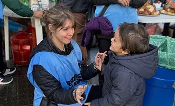 Hacen 250 raciones, pero no alcanza: la nueva postal del hambre en Caballito | Crisis alimentaria