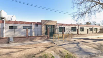 Tragedia en Río Cuarto: una alumna de 14 años murió en el baño de su colegio Tragedia en Río Cuarto: una alumna de 14 años murió en el baño de su colegio