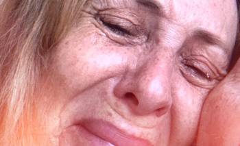 Evelyn Von Brocke anunció la muerte de su padre con una foto llorando al lado de él: “Se f | Televisión 
