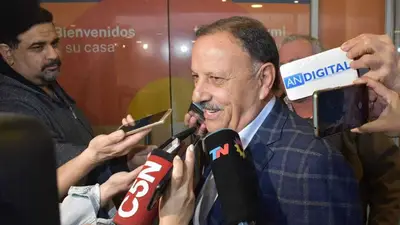 Quintela cuestionó los números de pobreza de Milei y advirtió sobre el deterioro social: “El superávit es a costa del hambre” Quintela cuestionó los números de pobreza de Milei y advirtió sobre el deterioro social: “El superávit es a costa del hambre”