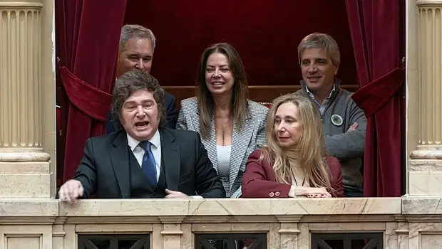 Milei exigió a sus diputados y senadores que salgan a defender el rumbo económico | Casa rosada 
