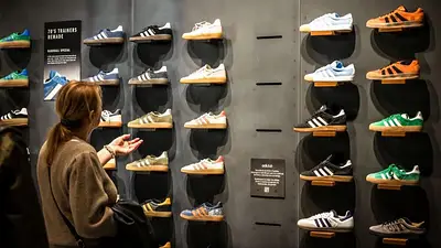 Adidas. Adidas.