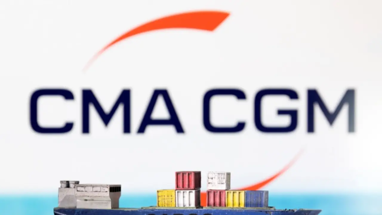 Un buque de CMA CGM atacado en el estrecho de Ormuz; otro logra abandonar el golfo Pérsico