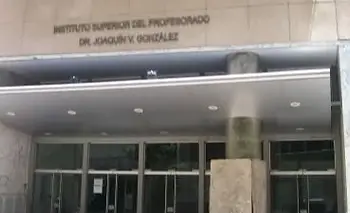 Las amenazas de tiroteos llegaron a los profesorados, donde el desafío es doble | Educación pública