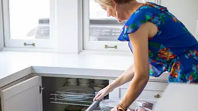 Mujer en la cocina Mujer en la cocina