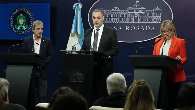 Furioso, Adorni no permitió preguntas al Gobierno sobre elimpacto de su situación judicial: "Agenda cerrada"