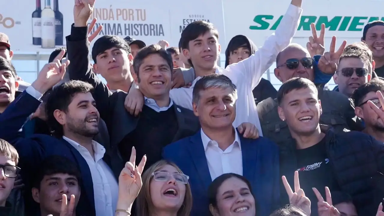 Kicillof pasó por Córdoba: armado con intendentes y pedido para que encabece el 2027