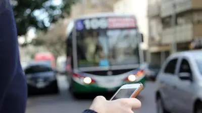Colectivos, tren y subte: lanzan una nueva aplicación para seguir en tiempo real los recorridos Colectivos, tren y subte: lanzan una nueva aplicación para seguir en tiempo real los recorridos