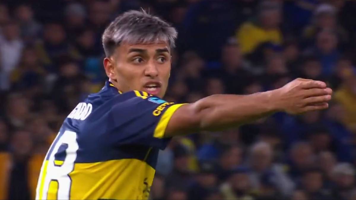 Dos jugadores de Boca discutieron por uno de los goles de Huracán: el insolito reclamo