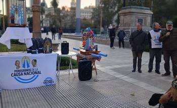 La Polícia de Ciudad intentó desalojar a curas que rezaban afuera de Casa Rosada | Política