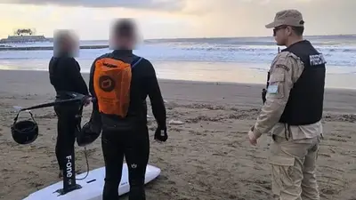 El dramático rescate de dos deportistas en medio de la ciclogénesis que afectó a Mar del Plata El dramático rescate de dos deportistas en medio de la ciclogénesis que afectó a Mar del Plata