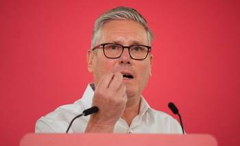 Starmer acorralado: renuncias en el Gabinete y crece el clamor para que se dimita | Reino unido