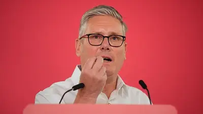 Starmer acorralado: renuncias en el Gabinete y crece el clamor laborista para que se dimita Starmer acorralado: renuncias en el Gabinete y crece el clamor laborista para que se dimita