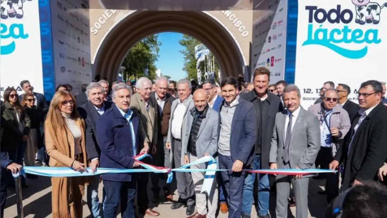 Pullaro y Llaryora le pidieron a Milei que reanude obras y baje las retenciones