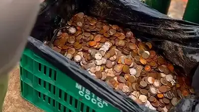 Cómo fue la histórica limpieza de los 400 kilos de monedas encontrados en el fondo de las Cataratas de Iguazú Cómo fue la histórica limpieza de los 400 kilos de monedas encontrados en el fondo de las Cataratas de Iguazú