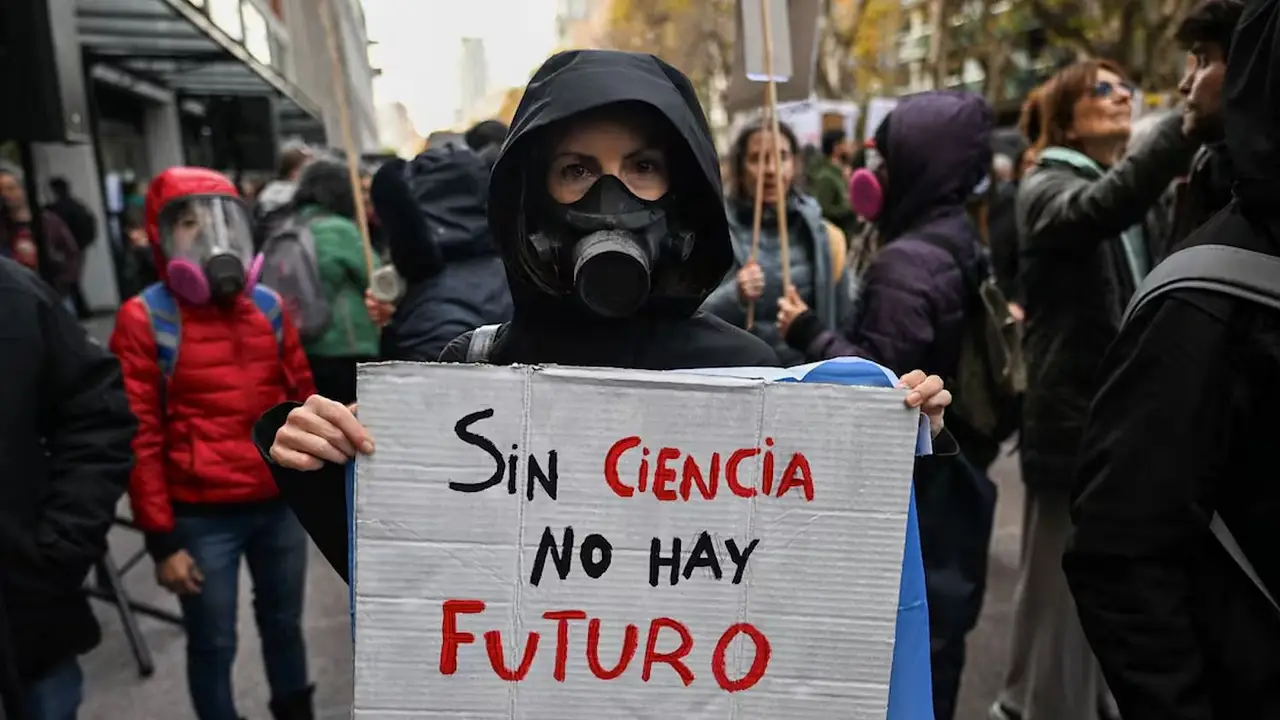 Los últimos recortes conducen al desastre en ciencia y salud
