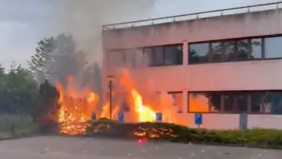 Incendiaron un centro de refugiados en Países Bajos con personas adentro Incendiaron un centro de refugiados en Países Bajos con personas adentro