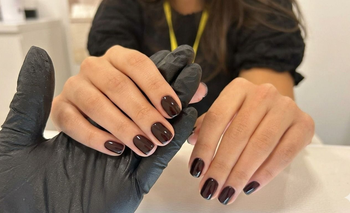 El color de uñas más elegante que va a pisar fuerte este otoño | Moda