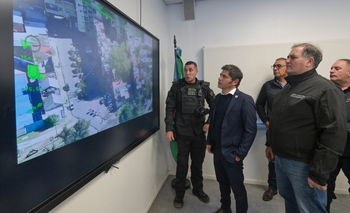Kicillof hace foco en la seguridad y supervisó un megaoperativo en Fuerte Apache | Provincia de buenos aires