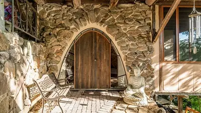 Casa hecha con rocas volcánicas. Casa hecha con rocas volcánicas.