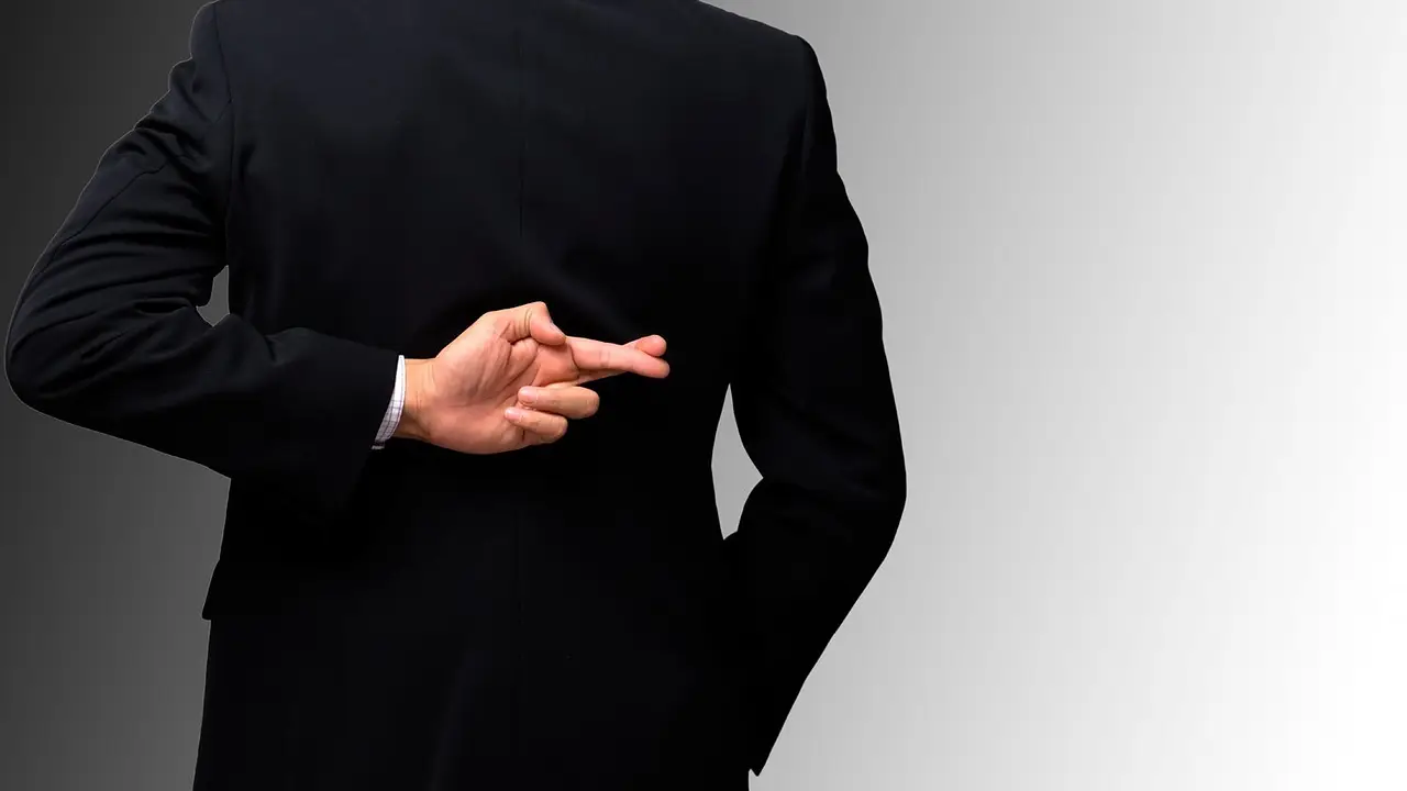 Persona mentirosa.