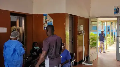 Los trabajadores sanitarios tratan de contener el brote de ébola que se propaga en Congo Los trabajadores sanitarios tratan de contener el brote de ébola que se propaga en Congo