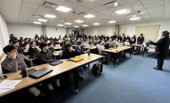 En medio del ajuste a la educación pública,  Milei expuso en una universidad privada | Seguimiento minuto a minuto