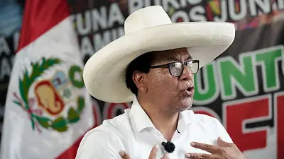 Candidato izquierdista de Perú arma equipo económico liderado por técnico de expresidente Castillo Candidato izquierdista de Perú arma equipo económico liderado por técnico de expresidente Castillo